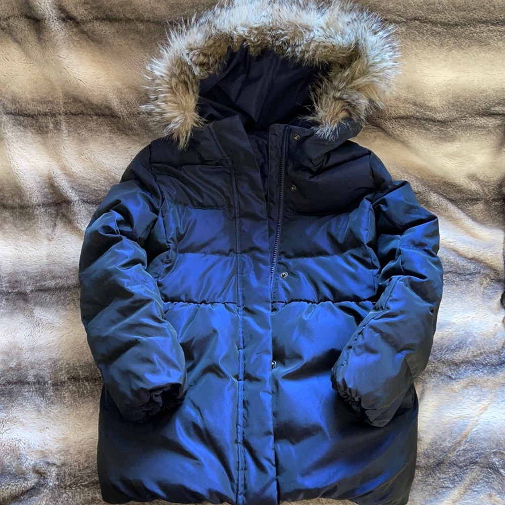 Gap 100% Down coat size 8, removable fur trim, warm, stylish